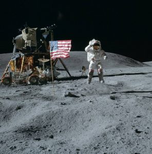 La missione Apollo 16 sul suolo lunare. Courtesy NASA/JPL